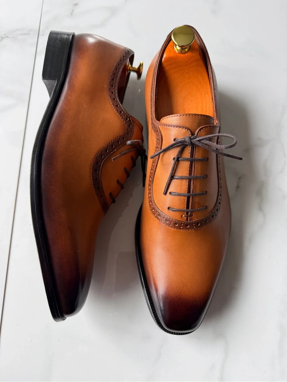 Men's Burnished Tan Leather Oxford Lace-Ups